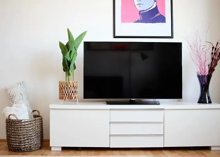 Floor Manderla Apartment *