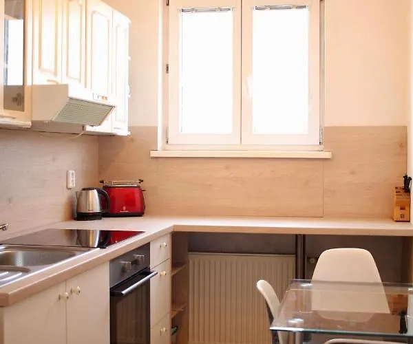 Floor Manderla 아파트 *